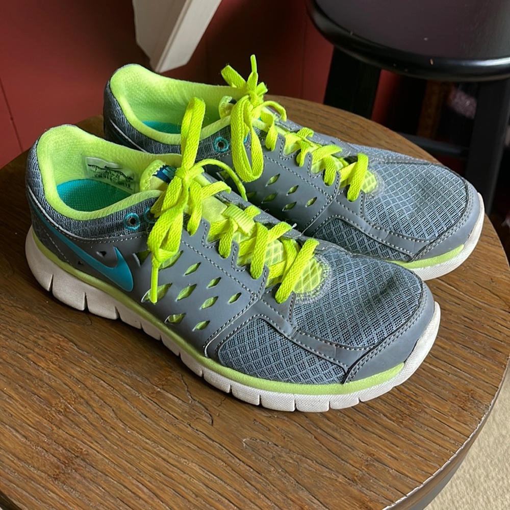 Nike flex 2013 run 2013 run. Size 7. Great condition!